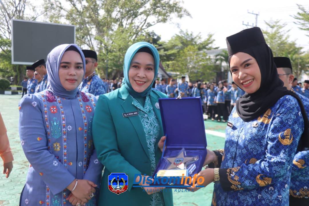 Pegawai Diskominfo Sabet Penghargaan ASN Berprestasi di HUT Korpri ke-54