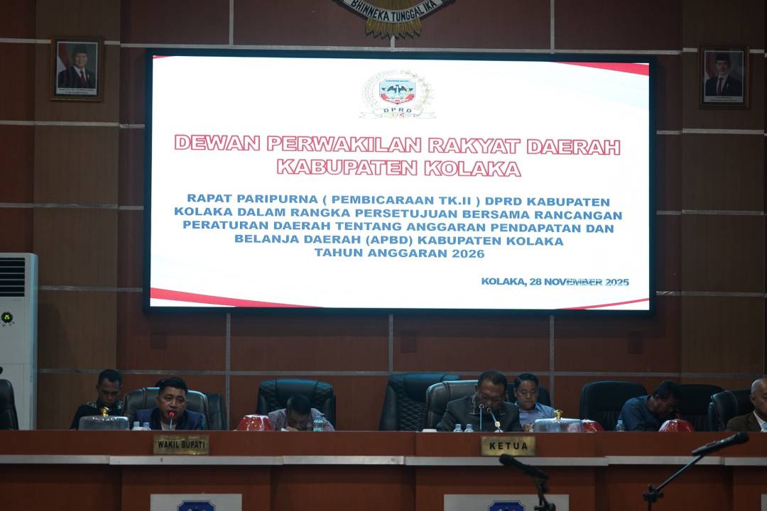 WAKIL BUPATI KOLAKA HADIRI RAPAT PARIPURNA DPRD DALAM RANGKA PERSETUJUAN BERSAMA RANPERDA APBD KABUPATEN KOLAKA TAHUN ANGGARAN 2026